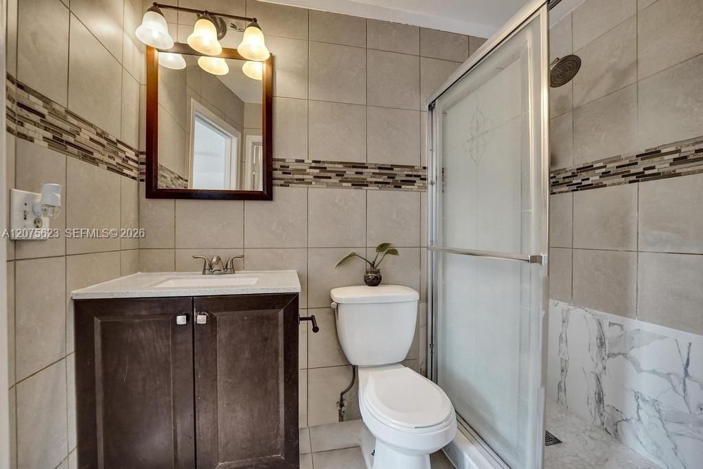 For Sale: $240,000 (2 beds, 1 baths, 1207 Square Feet)