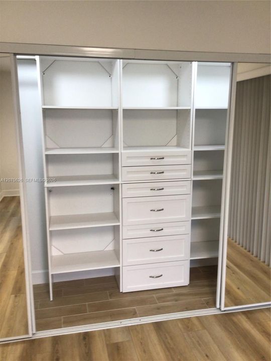 На продажу: $169,900 (1 спален, 1 ванн, 720 Квадратных фут)