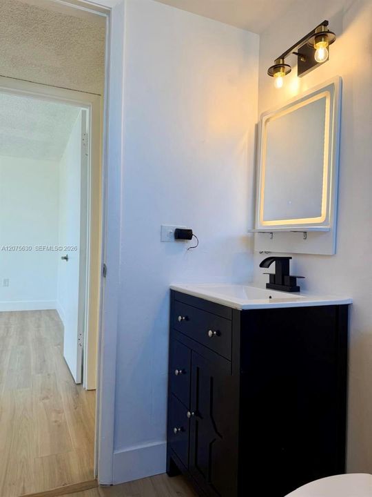 For Rent: $2,500 (2 beds, 2 baths, 1013 Square Feet)