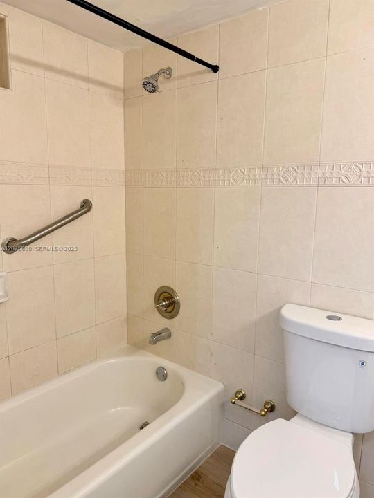 For Rent: $2,500 (2 beds, 2 baths, 1013 Square Feet)