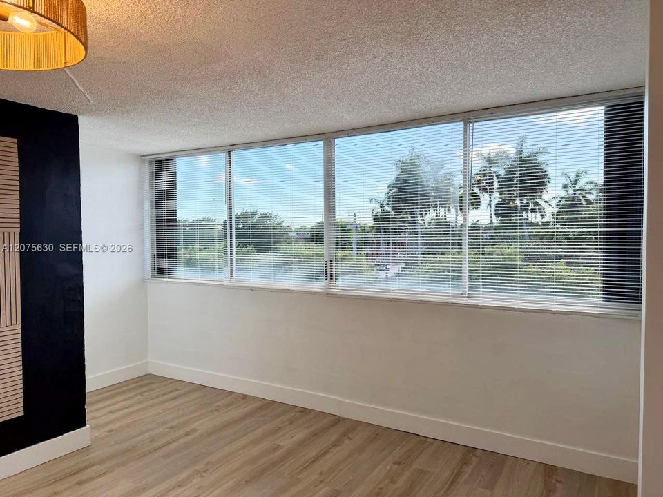 For Rent: $2,500 (2 beds, 2 baths, 1013 Square Feet)