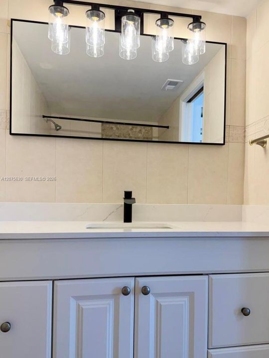 For Rent: $2,500 (2 beds, 2 baths, 1013 Square Feet)