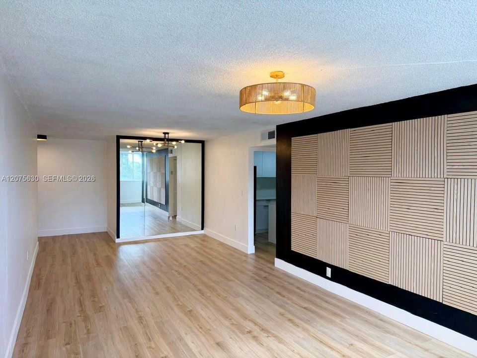 For Rent: $2,500 (2 beds, 2 baths, 1013 Square Feet)