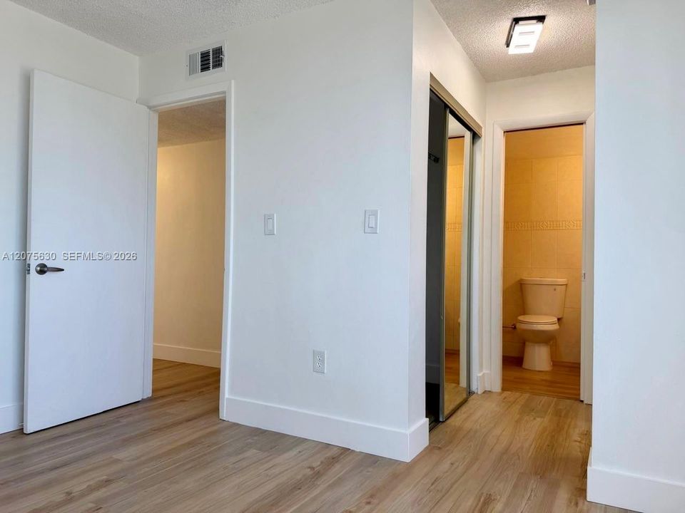 For Rent: $2,500 (2 beds, 2 baths, 1013 Square Feet)