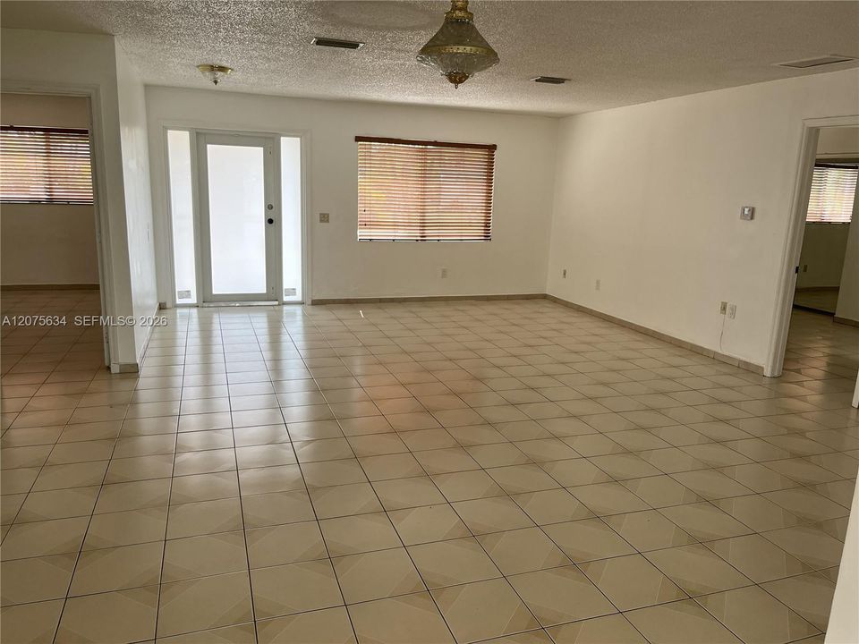 For Rent: $3,600 (3 beds, 2 baths, 3436 Square Feet)