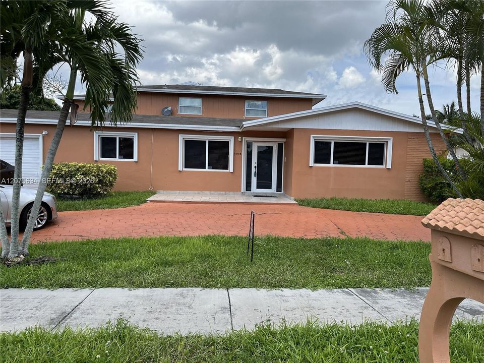 For Rent: $3,600 (3 beds, 2 baths, 3436 Square Feet)