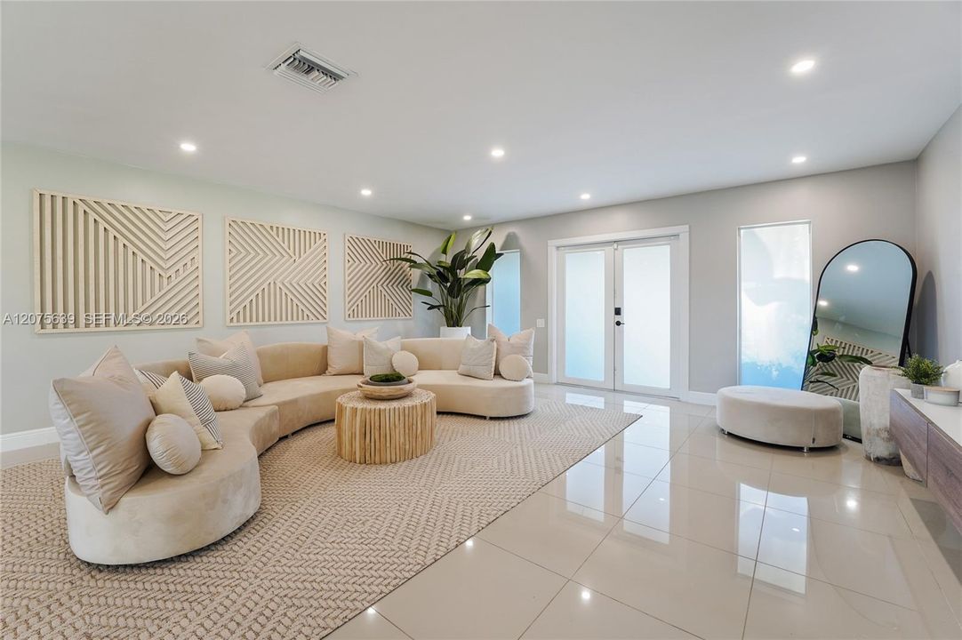 For Rent: $9,000 (3 beds, 3 baths, 1735 Square Feet)