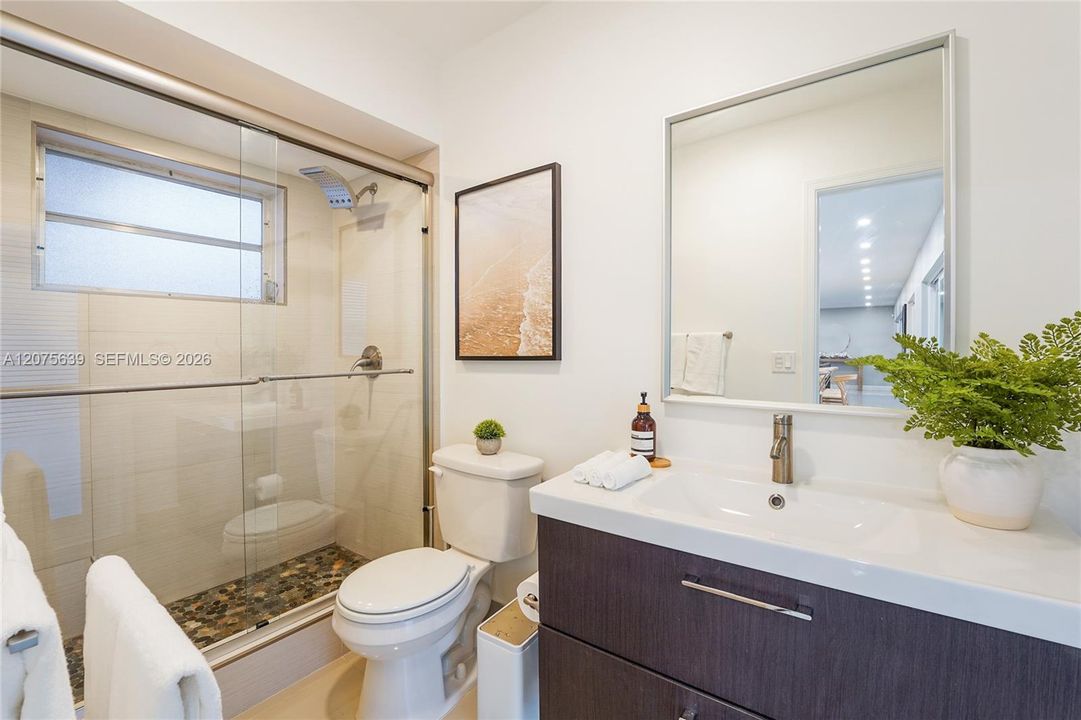 For Rent: $9,000 (3 beds, 3 baths, 1735 Square Feet)