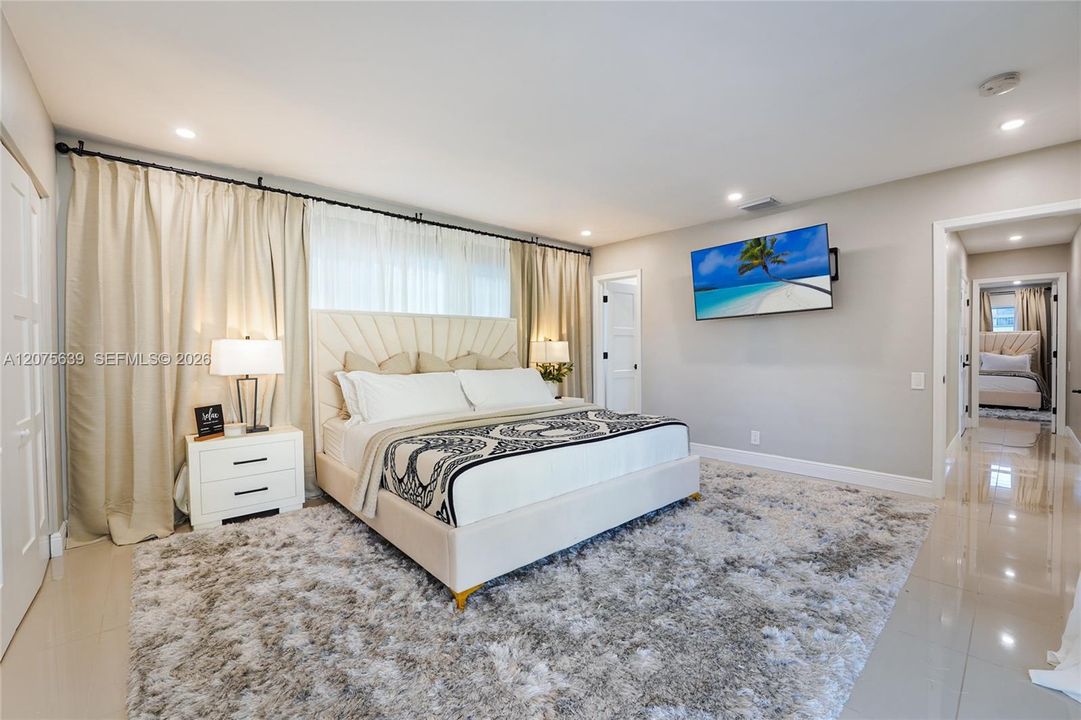 For Rent: $9,000 (3 beds, 3 baths, 1735 Square Feet)