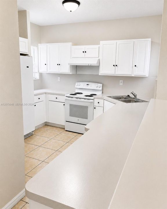 En Renta: $2,300 (3 camas, 2 baños, 1799 Pies cuadrados)