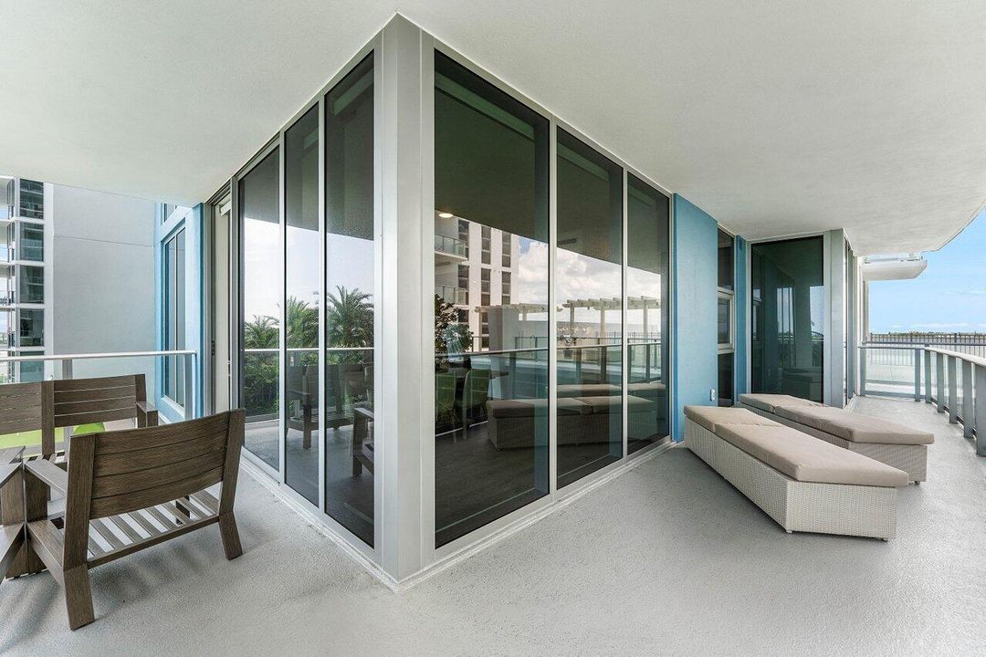 033-220LakeShoreDrive-702-LakePark-FL-33