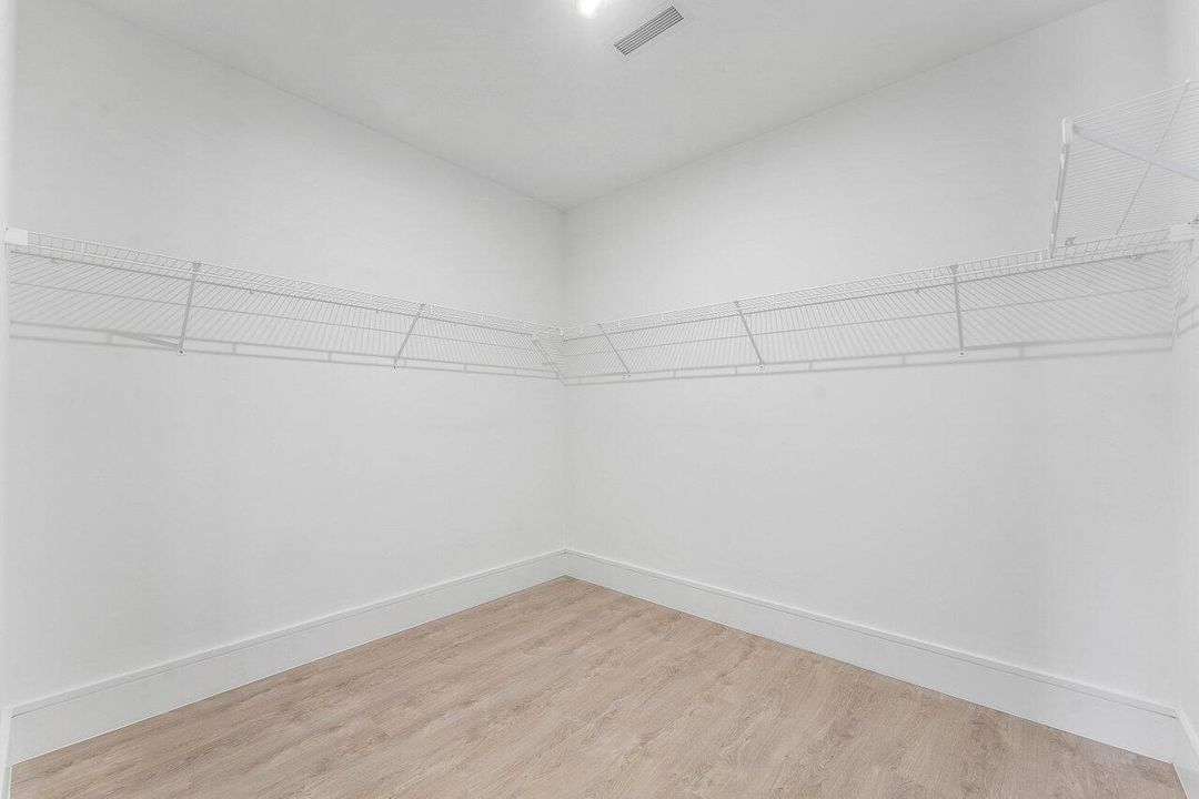 019-220LakeShoreDrive-702-LakePark-FL-33