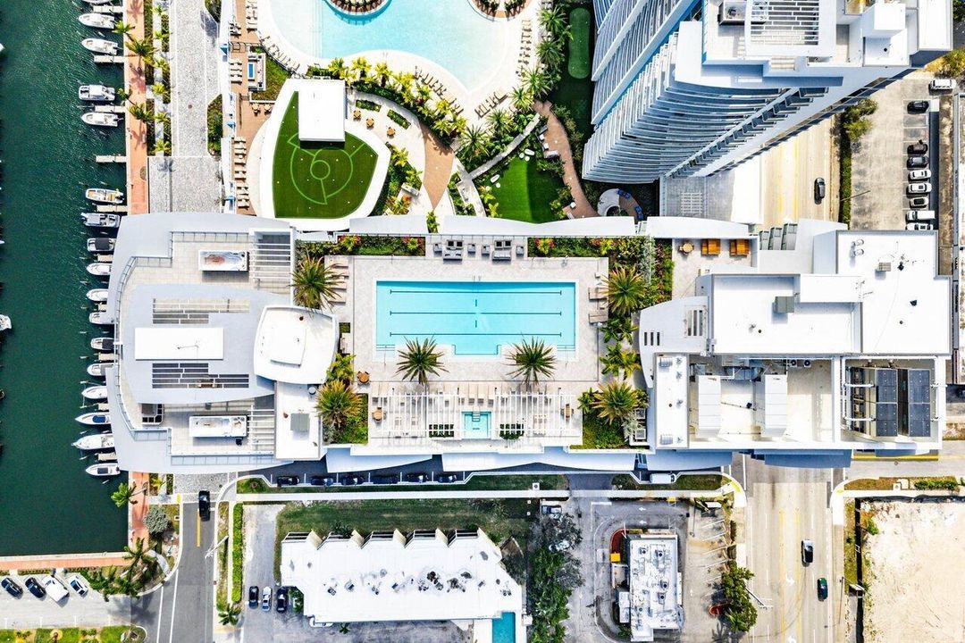 053-220LakeShoreDrive-702-LakePark-FL-33