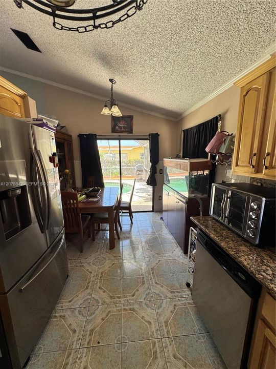 En Venta: $450,000 (3 camas, 2 baños, 1421 Pies cuadrados)
