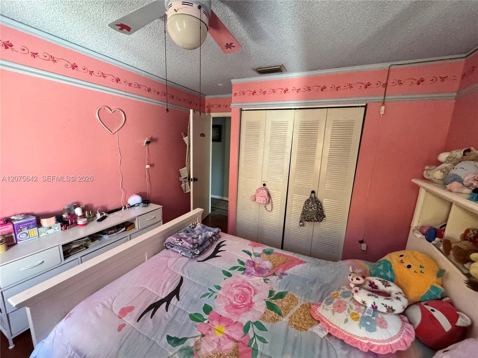 En Venta: $450,000 (3 camas, 2 baños, 1421 Pies cuadrados)