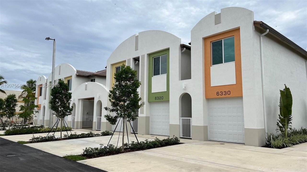 For Rent: $3,100 (3 beds, 2 baths, 1418 Square Feet)