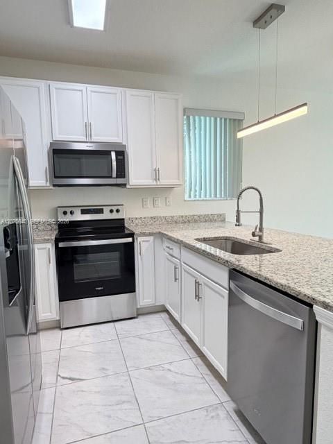For Rent: $3,100 (3 beds, 2 baths, 1418 Square Feet)