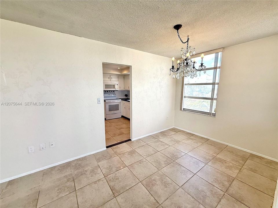 For Sale: $235,000 (2 beds, 2 baths, 1140 Square Feet)