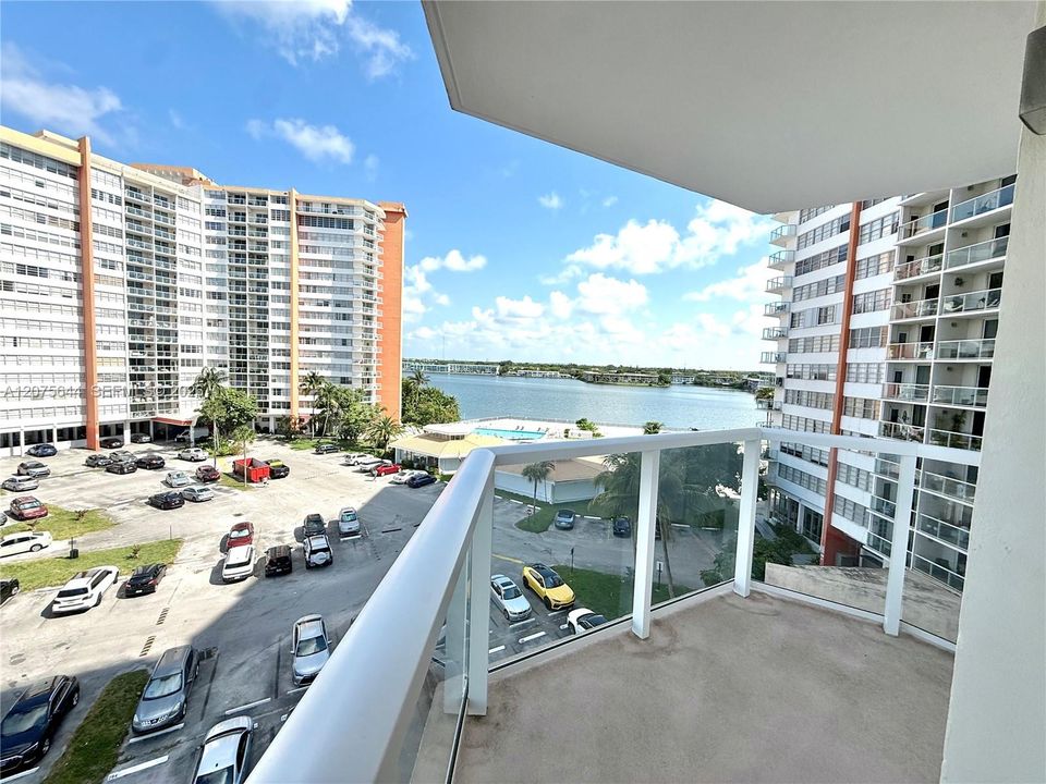 For Sale: $235,000 (2 beds, 2 baths, 1140 Square Feet)