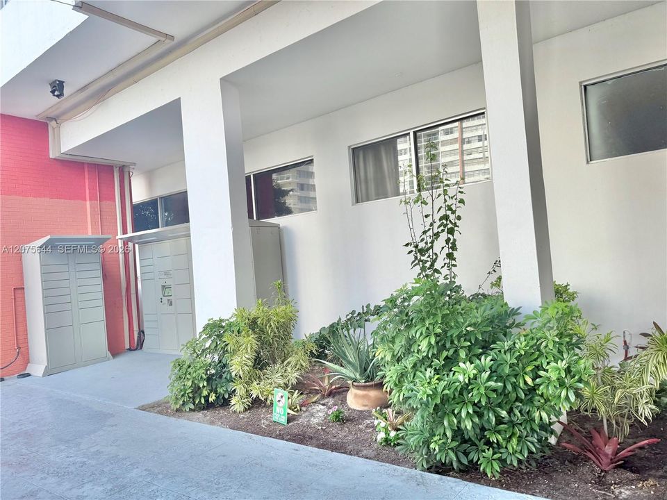 For Sale: $235,000 (2 beds, 2 baths, 1140 Square Feet)