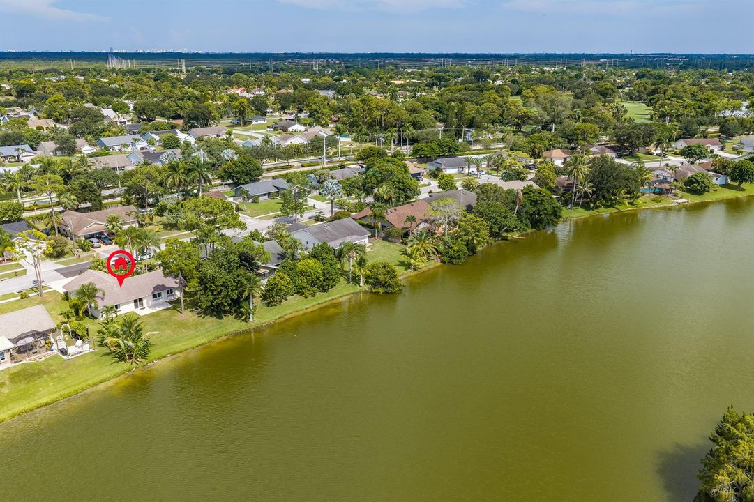217PARKWOODDRSROYALPALMBEACH-21