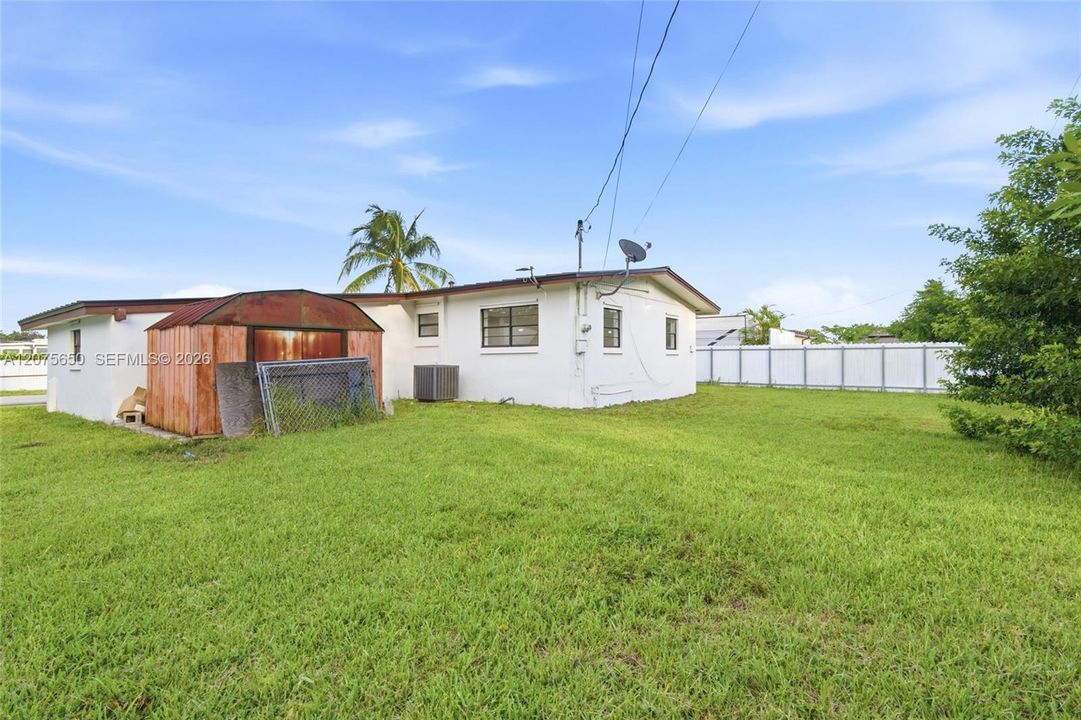 For Sale: $560,000 (3 beds, 2 baths, 1527 Square Feet)
