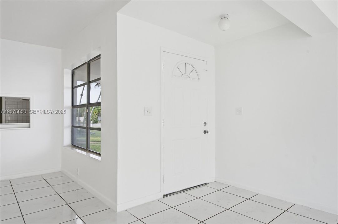 For Sale: $560,000 (3 beds, 2 baths, 1527 Square Feet)
