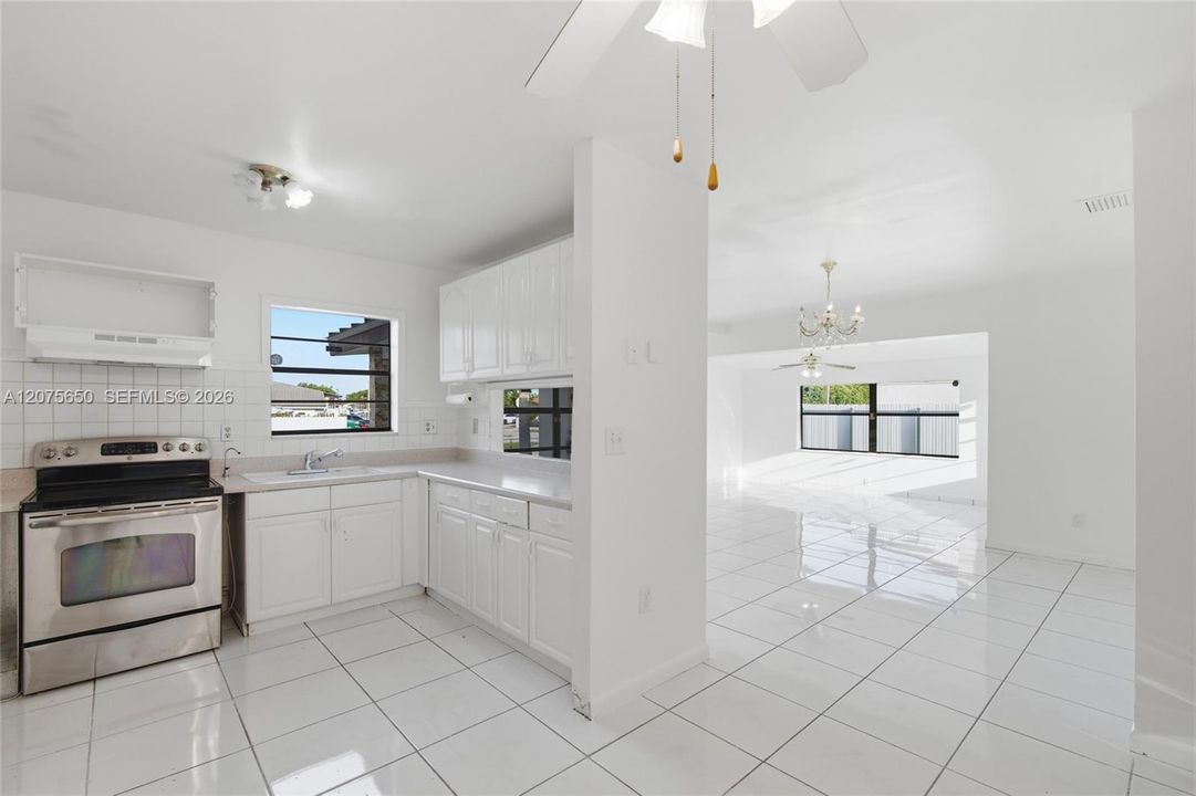 For Sale: $560,000 (3 beds, 2 baths, 1527 Square Feet)