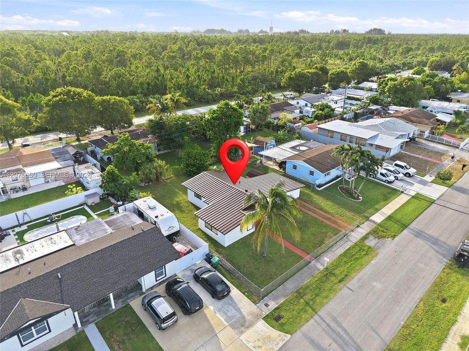 For Sale: $560,000 (3 beds, 2 baths, 1527 Square Feet)