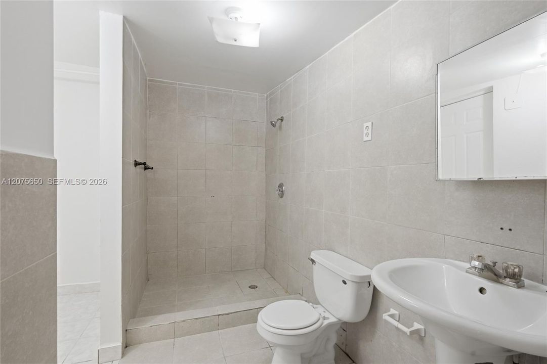 For Sale: $560,000 (3 beds, 2 baths, 1527 Square Feet)