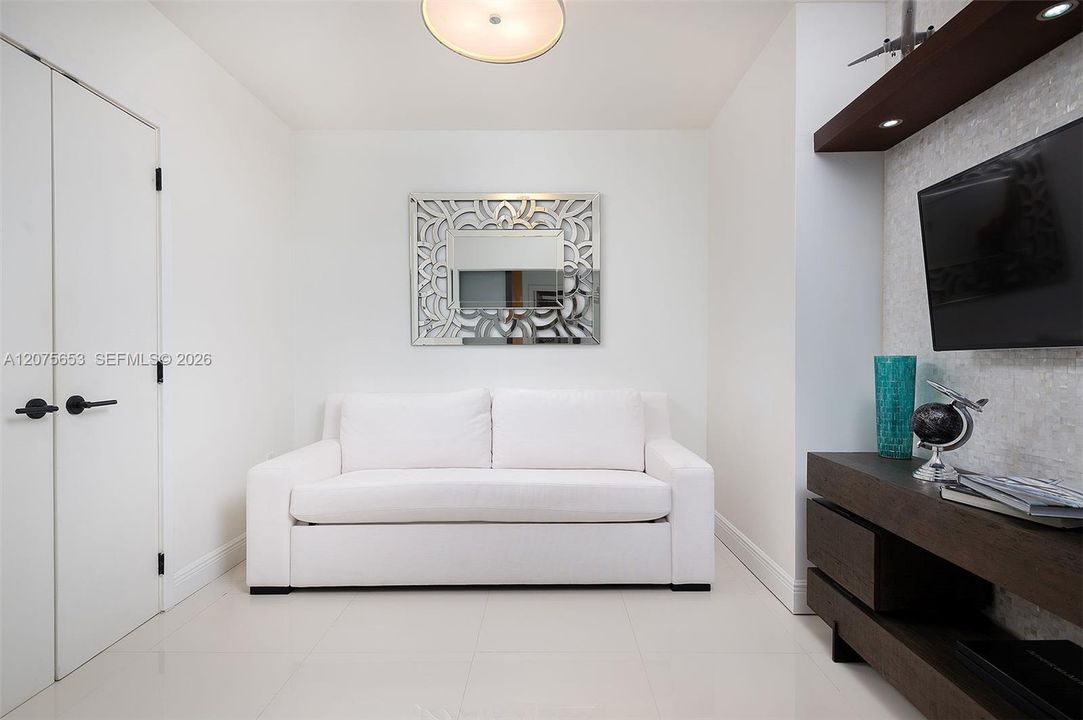 En Venta: $795,000 (1 camas, 2 baños, 1051 Pies cuadrados)