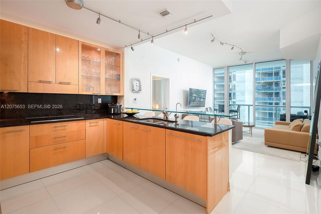 En Venta: $795,000 (1 camas, 2 baños, 1051 Pies cuadrados)