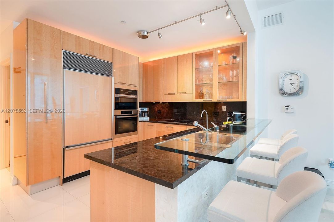 En Venta: $795,000 (1 camas, 2 baños, 1051 Pies cuadrados)