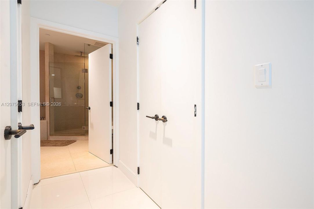 En Venta: $795,000 (1 camas, 2 baños, 1051 Pies cuadrados)