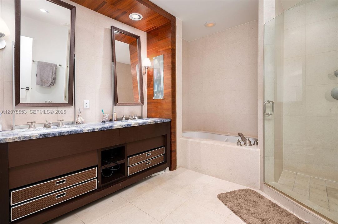 En Venta: $795,000 (1 camas, 2 baños, 1051 Pies cuadrados)