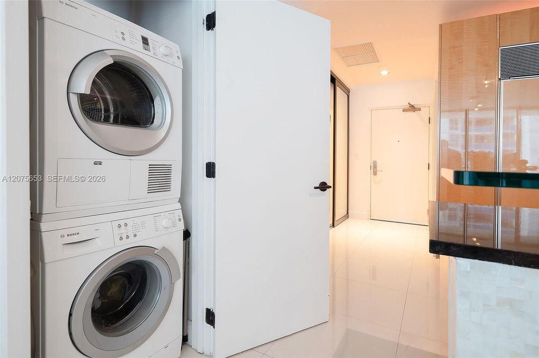 En Venta: $795,000 (1 camas, 2 baños, 1051 Pies cuadrados)