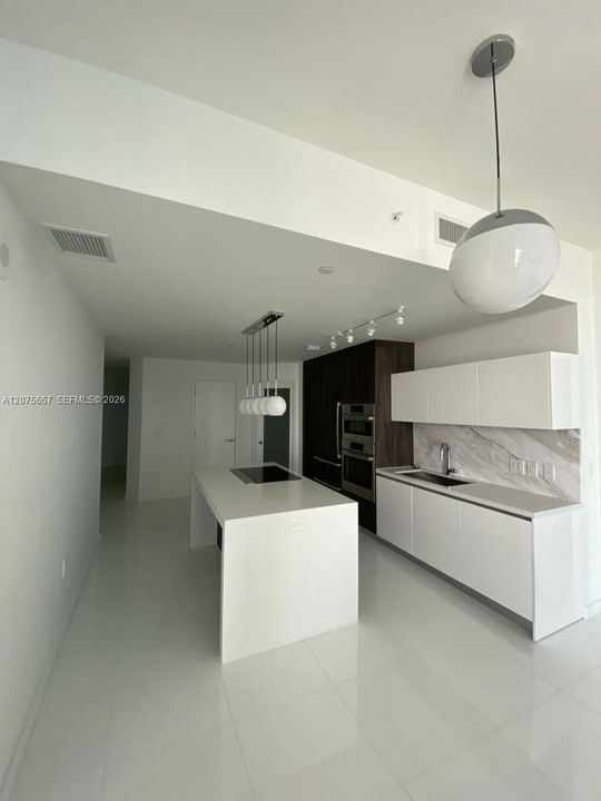 For Rent: $7,350 (2 beds, 3 baths, 1547 Square Feet)