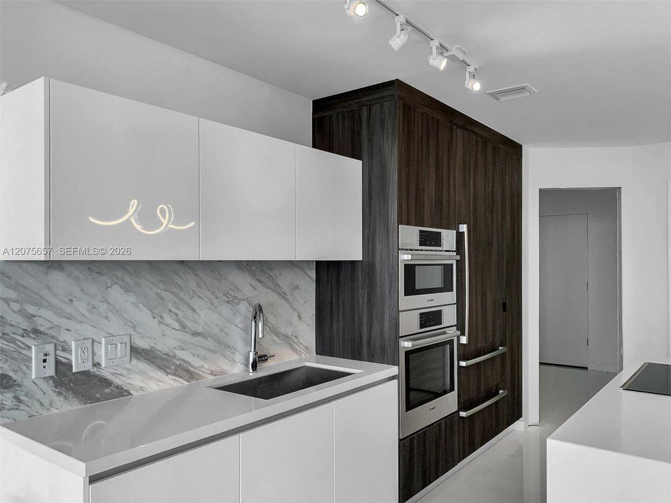 For Rent: $7,350 (2 beds, 3 baths, 1547 Square Feet)