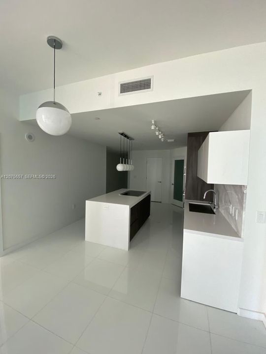 For Rent: $7,350 (2 beds, 3 baths, 1547 Square Feet)