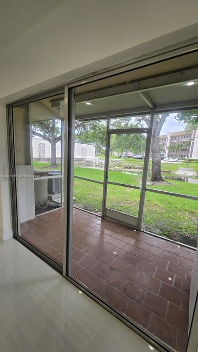 На продажу: $310,000 (2 спален, 1 ванн, 1006 Квадратных фут)