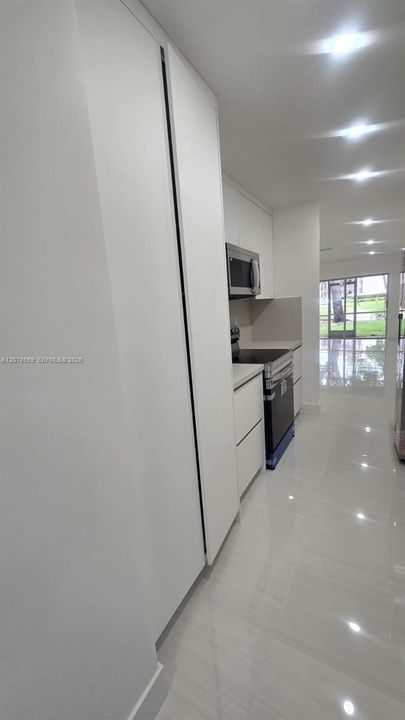 На продажу: $310,000 (2 спален, 1 ванн, 1006 Квадратных фут)