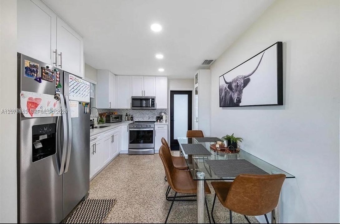 En Venta: $725,000 (0 camas, 0 baños, 1450 Pies cuadrados)