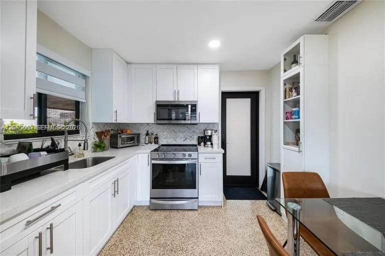 En Venta: $725,000 (0 camas, 0 baños, 1450 Pies cuadrados)