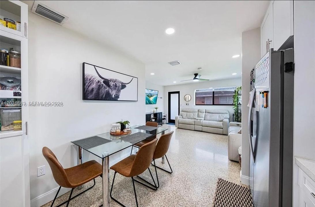 En Venta: $725,000 (0 camas, 0 baños, 1450 Pies cuadrados)
