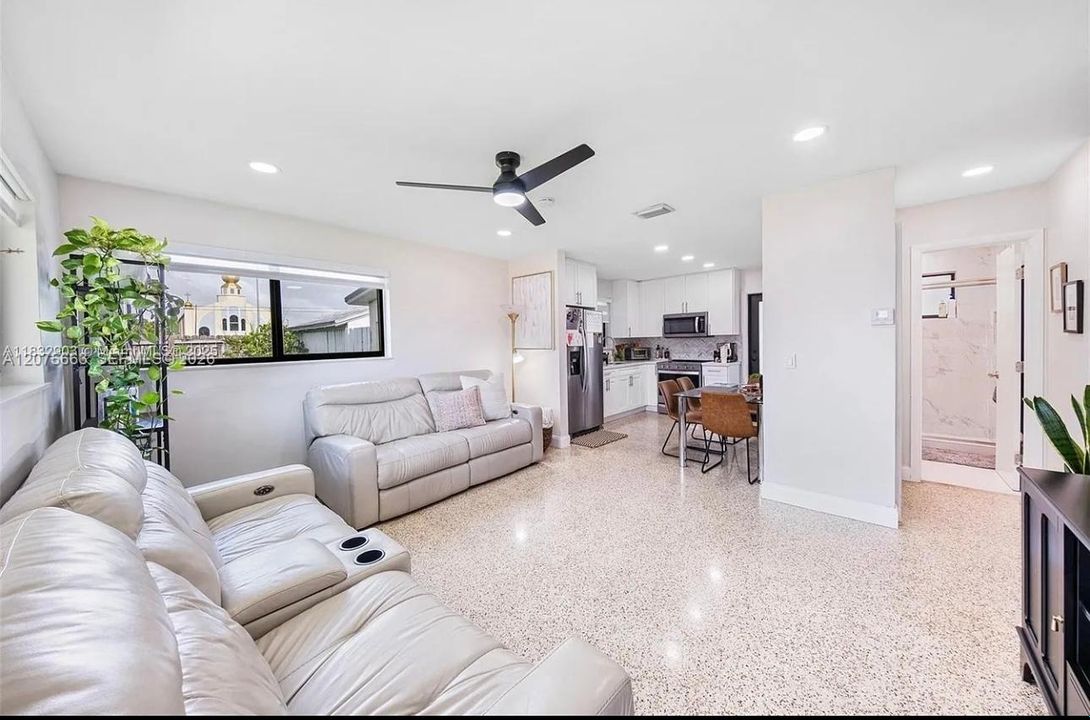 En Venta: $725,000 (0 camas, 0 baños, 1450 Pies cuadrados)
