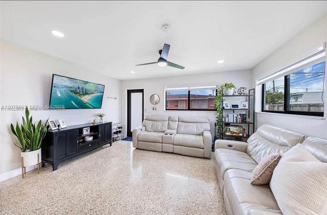 En Venta: $725,000 (0 camas, 0 baños, 1450 Pies cuadrados)