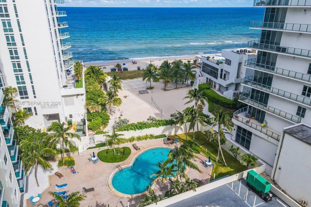 For Rent: $4,900 (2 beds, 2 baths, 1178 Square Feet)