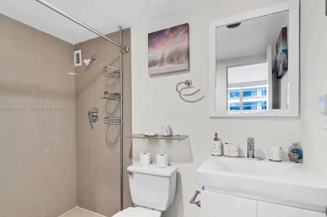 For Rent: $4,900 (2 beds, 2 baths, 1178 Square Feet)