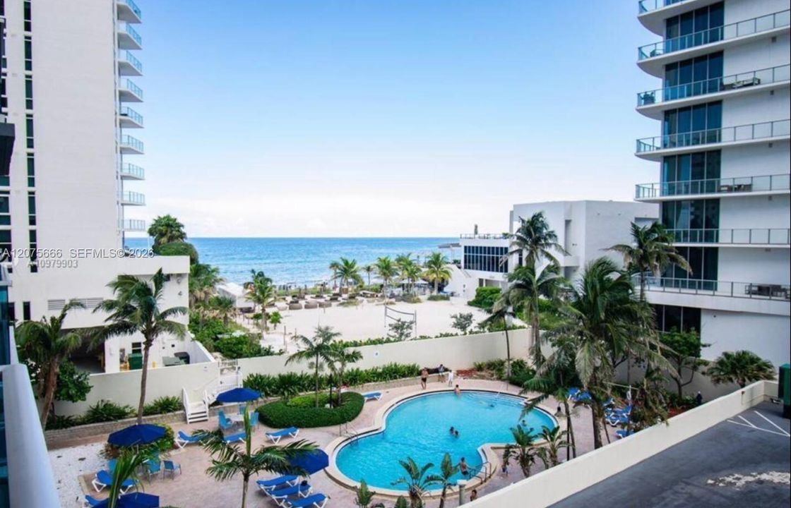 For Rent: $4,900 (2 beds, 2 baths, 1178 Square Feet)