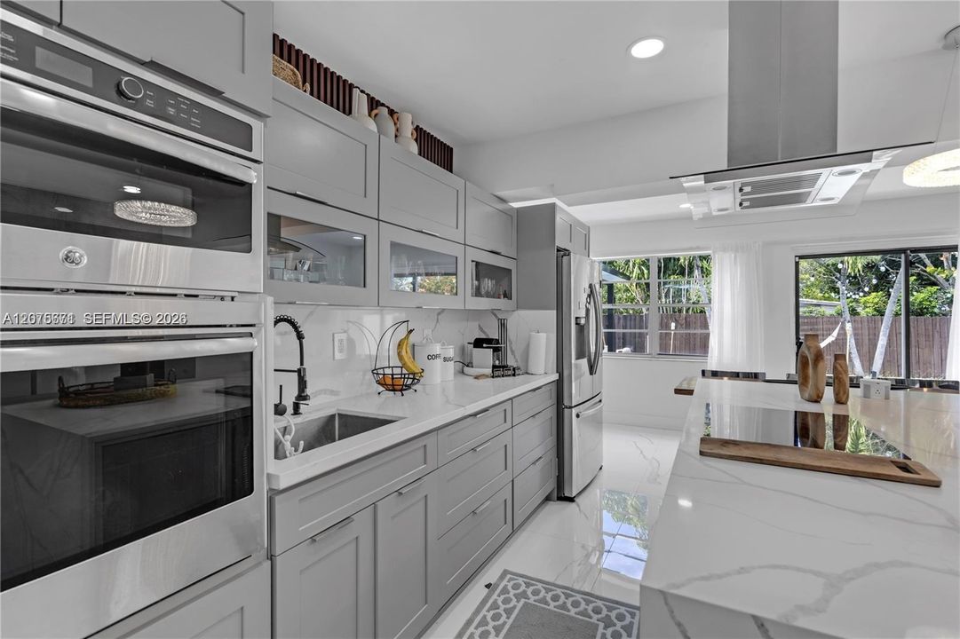 For Rent: $4,500 (3 beds, 2 baths, 1370 Square Feet)